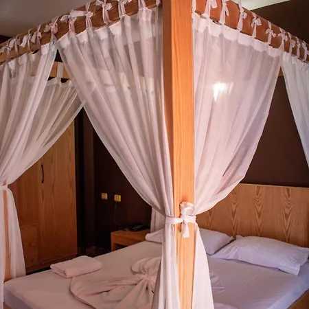 מלון Epidami Kashari