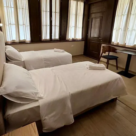 Hotell Epidami 3*